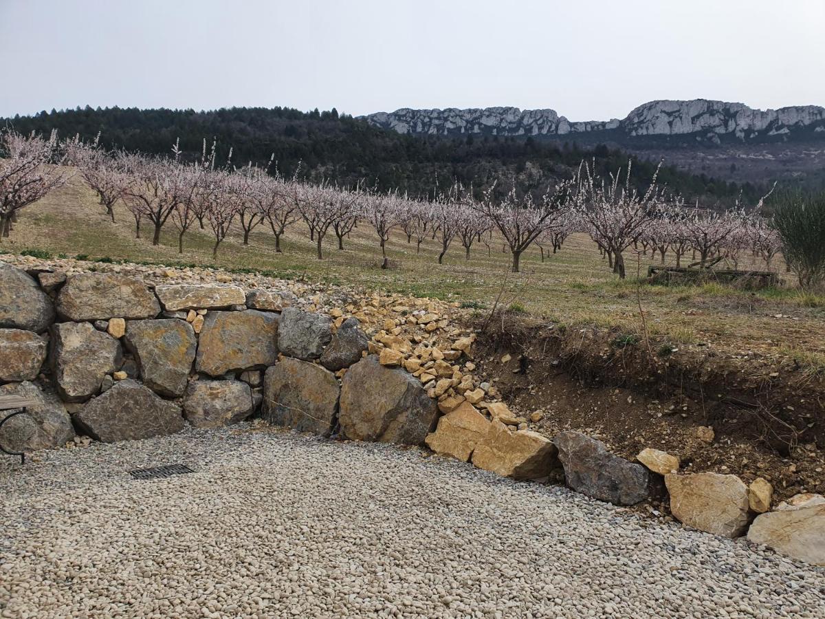 Gite Les Trois Abeilles Bésignan Exterior foto